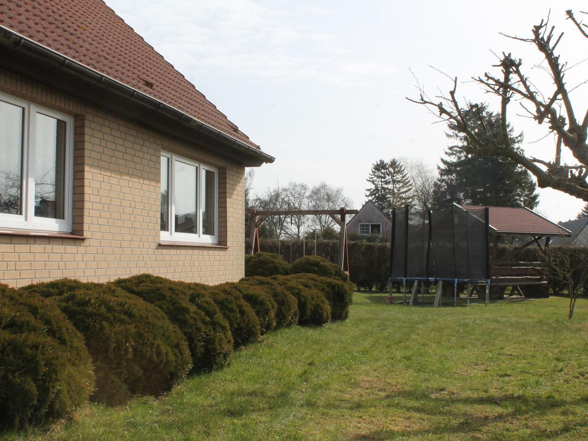 Comfy Farmhouse In Brusow With Garden Kröpelin Exterior foto